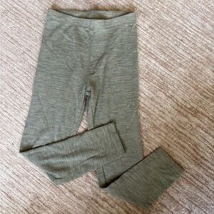 H&M children’s sage green wool leggings size 6 - 7